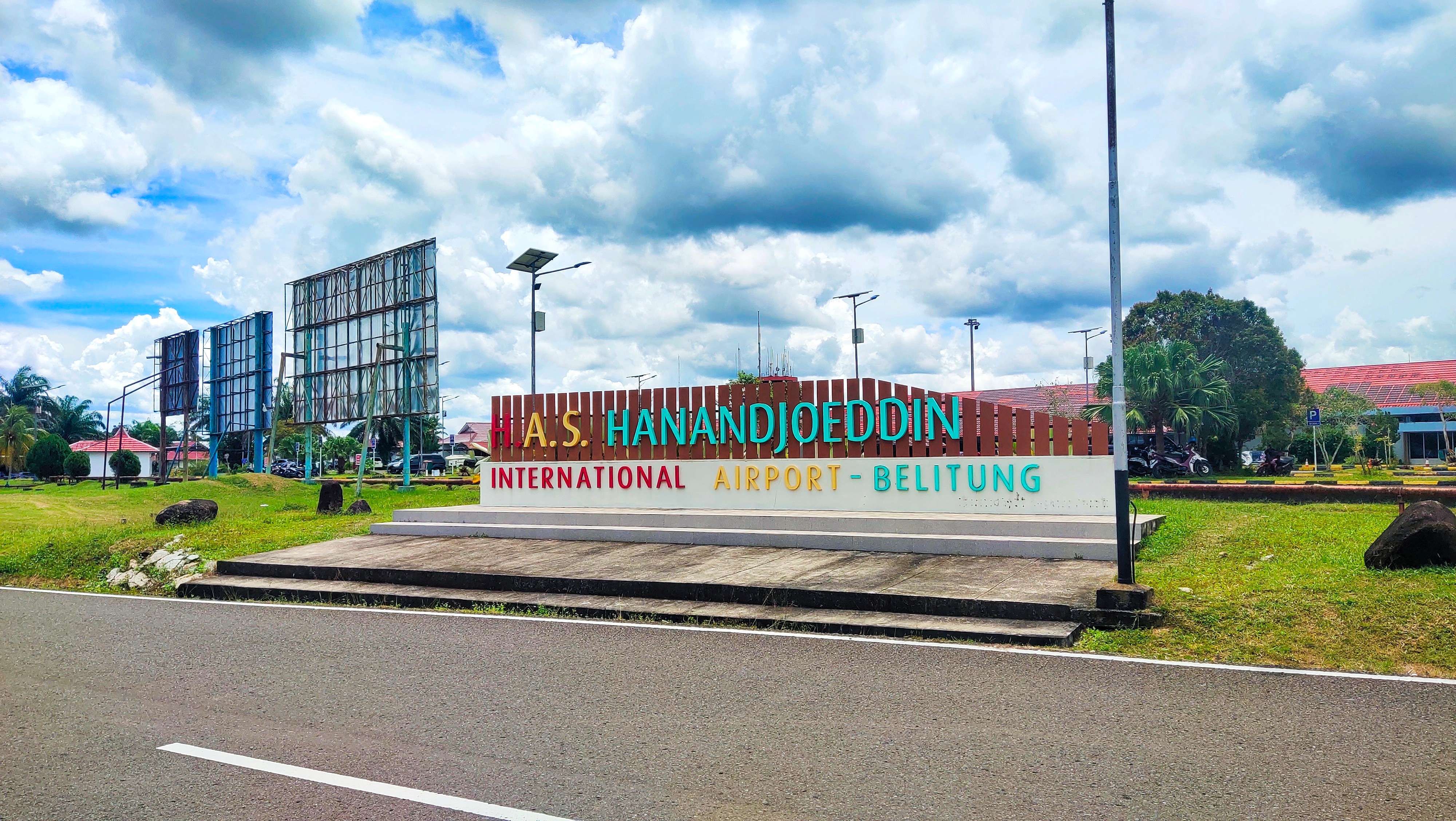 Bandara H.A.S. Hanandjoeddin